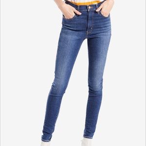 Levi’s Mile High Super Skinny w/ Step Hem - Size29